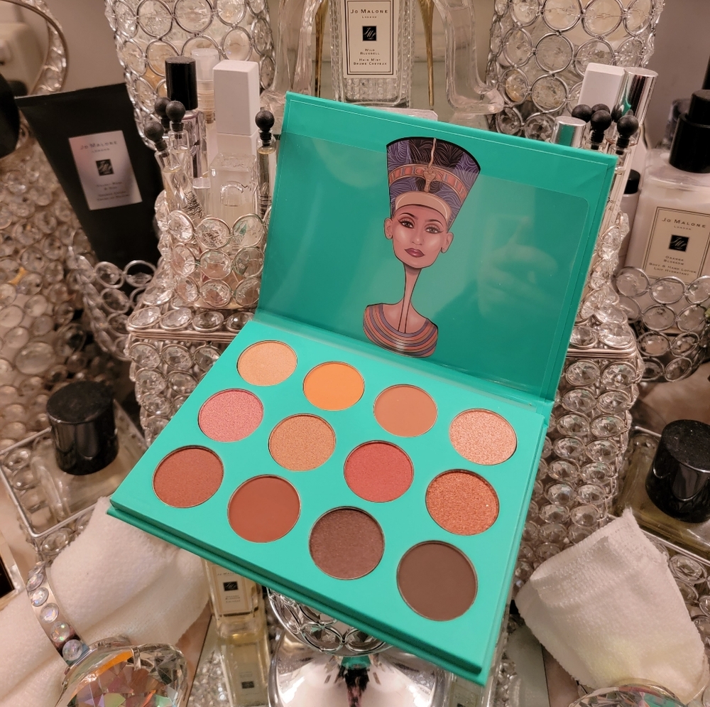 𝅺JUVIA’S PLACE Nubian Eyeshadow Palette